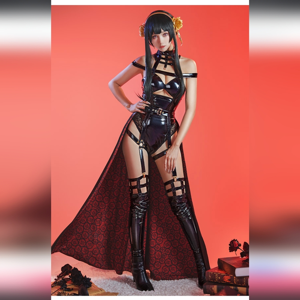 Yor spy x family cosplay (sexy)